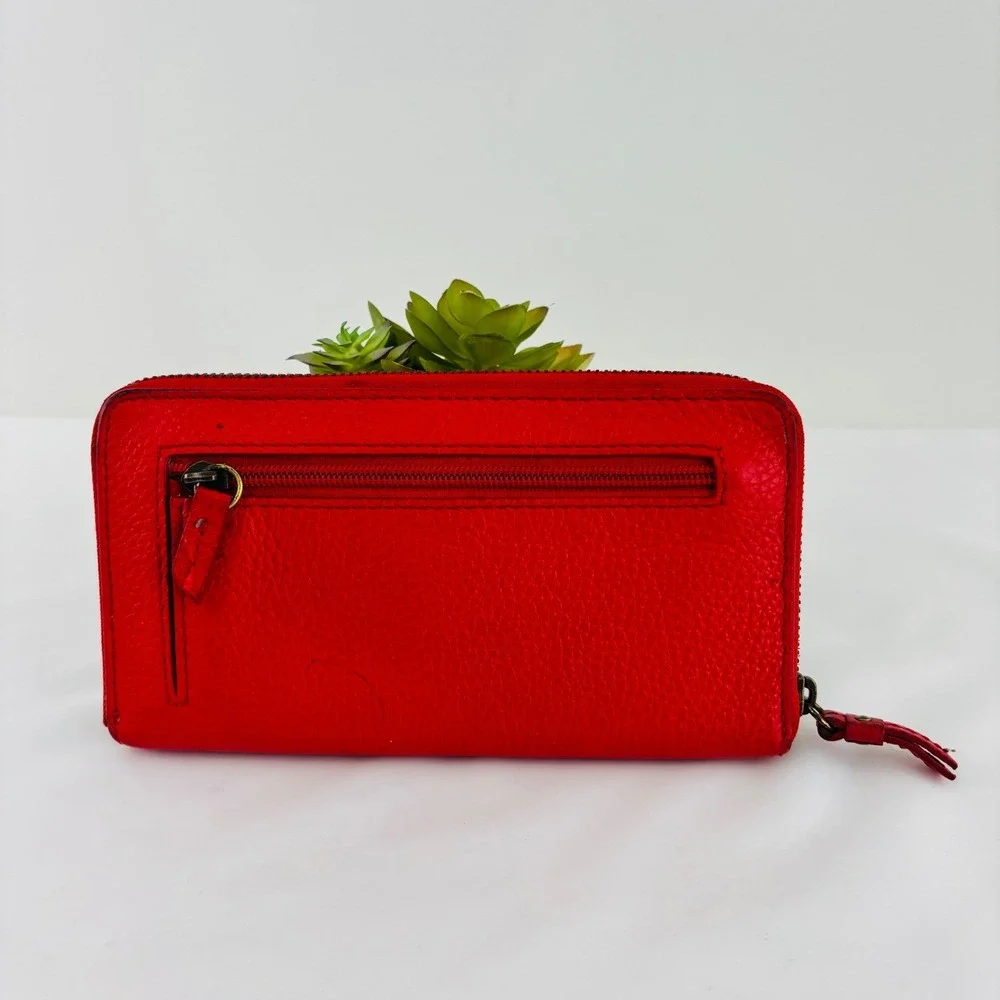 Fossil red pebbled